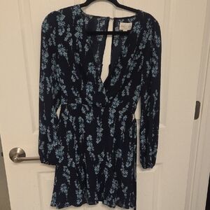 Chic Floral Long Sleeve Dress in Navy